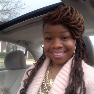 Meet your Posher, Shena